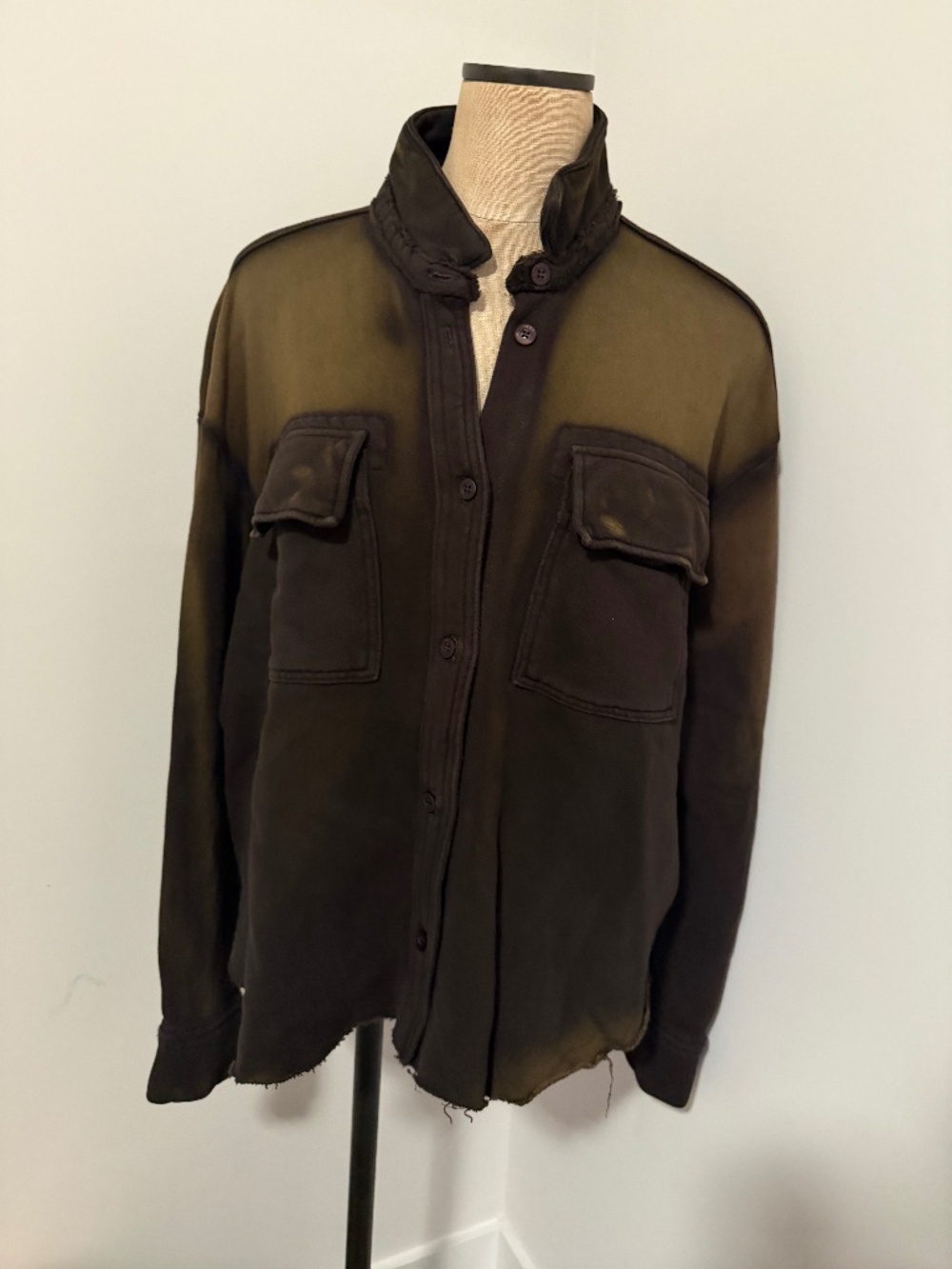 Cotton Citizen Brooklyn Button Down Top in Sun Faded Espresso Size M